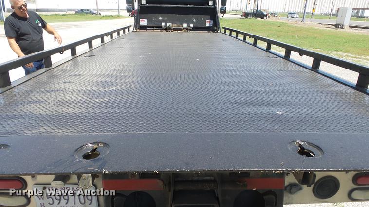 image for item DE2616 2006 Freightliner M2 106 wrecker truck