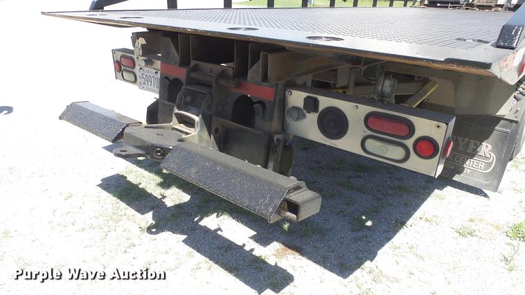 image for item DE2616 2006 Freightliner M2 106 wrecker truck