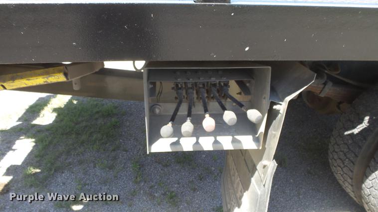 image for item DE2616 2006 Freightliner M2 106 wrecker truck