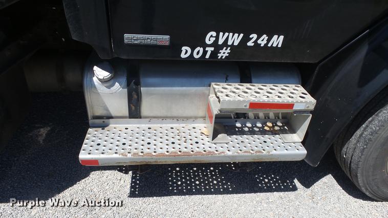 image for item DE2616 2006 Freightliner M2 106 wrecker truck