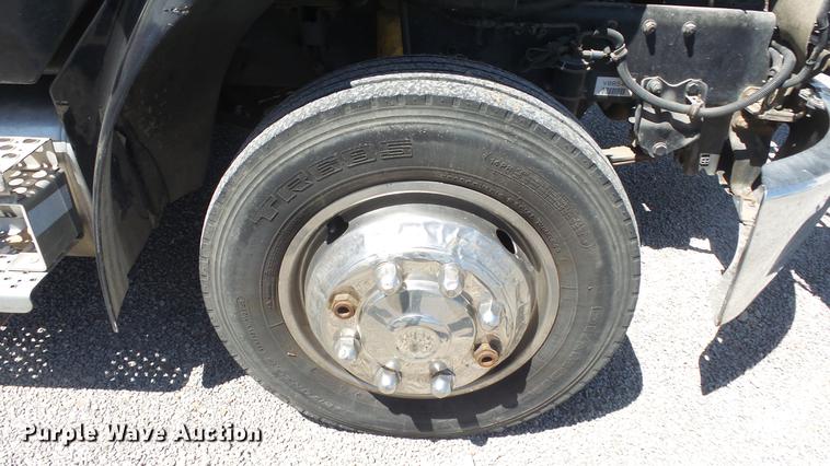 image for item DE2616 2006 Freightliner M2 106 wrecker truck