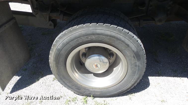 image for item DE2616 2006 Freightliner M2 106 wrecker truck