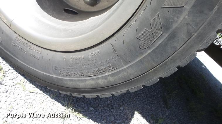 image for item DE2616 2006 Freightliner M2 106 wrecker truck