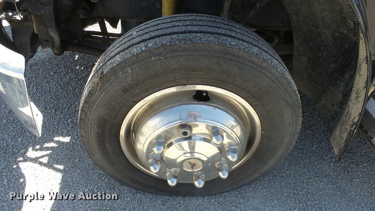 image for item DE2616 2006 Freightliner M2 106 wrecker truck