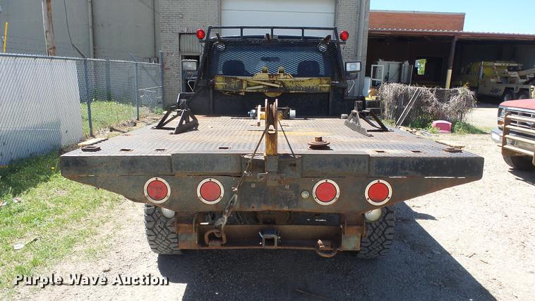 image for item DE2617 1993 Ford F250 flatbed pickup truck