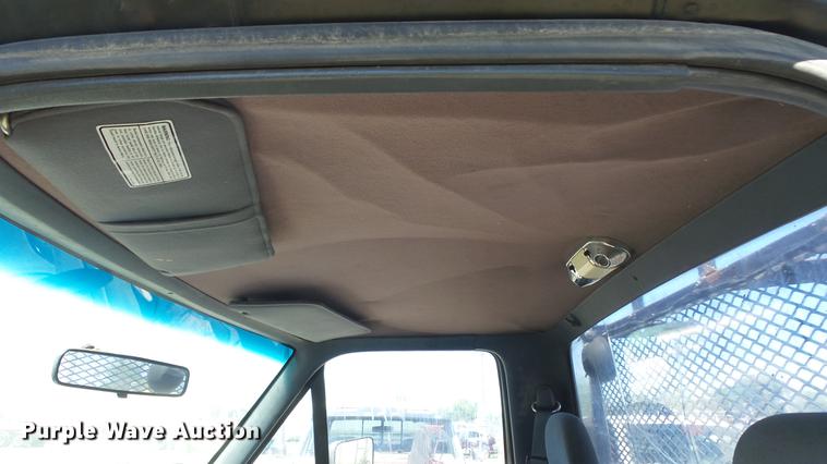 image for item DE2617 1993 Ford F250 flatbed pickup truck