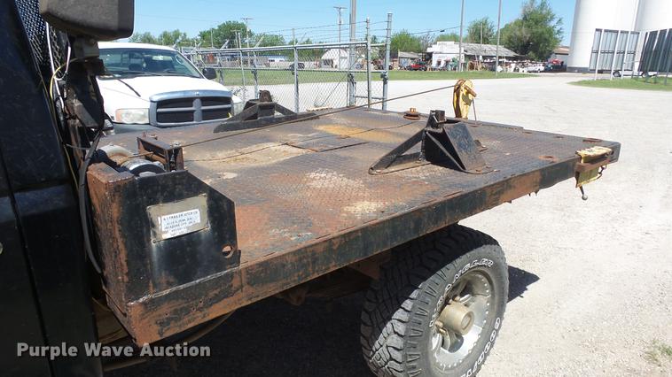 image for item DE2617 1993 Ford F250 flatbed pickup truck