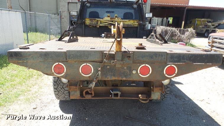 image for item DE2617 1993 Ford F250 flatbed pickup truck