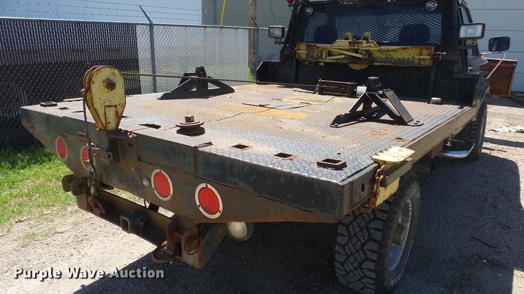 image for item DE2617 1993 Ford F250 flatbed pickup truck