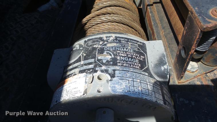 image for item DE2617 1993 Ford F250 flatbed pickup truck