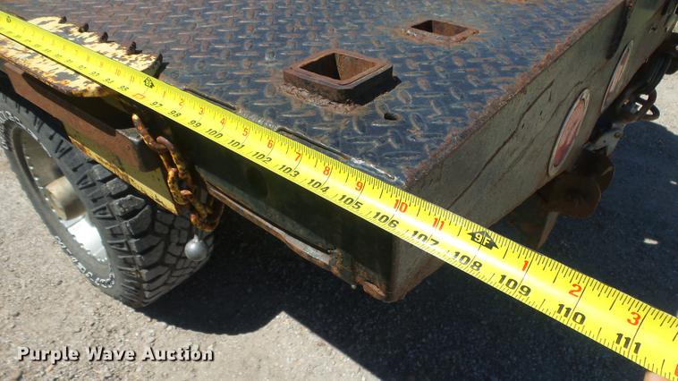 image for item DE2617 1993 Ford F250 flatbed pickup truck