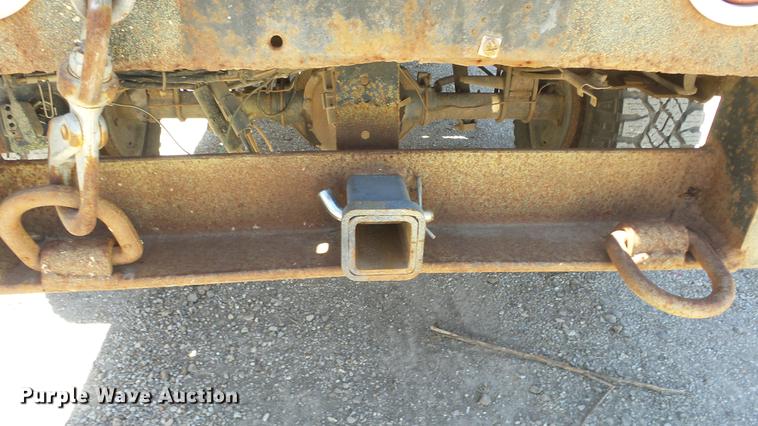image for item DE2617 1993 Ford F250 flatbed pickup truck