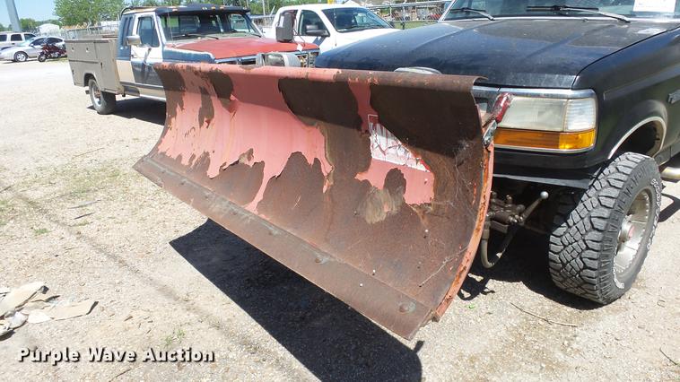 image for item DE2617 1993 Ford F250 flatbed pickup truck
