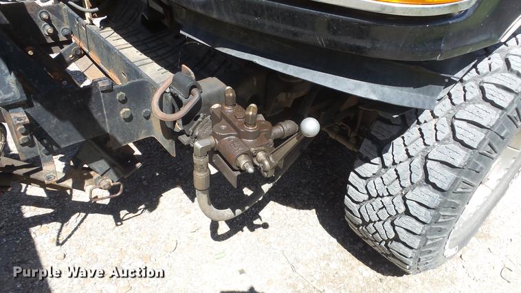 image for item DE2617 1993 Ford F250 flatbed pickup truck