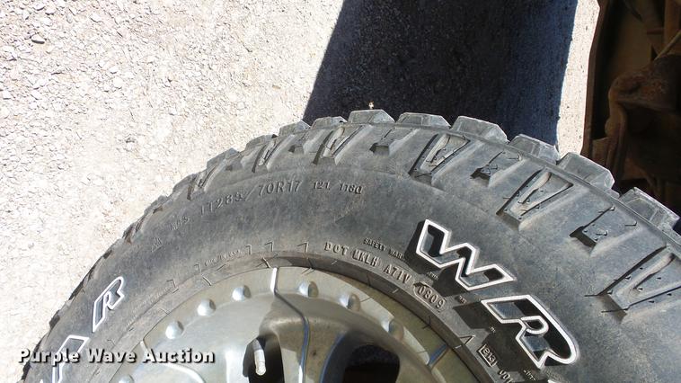 image for item DE2617 1993 Ford F250 flatbed pickup truck