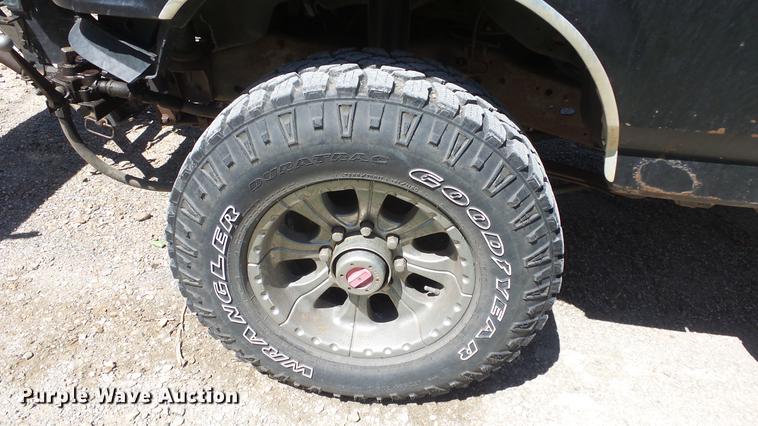 image for item DE2617 1993 Ford F250 flatbed pickup truck