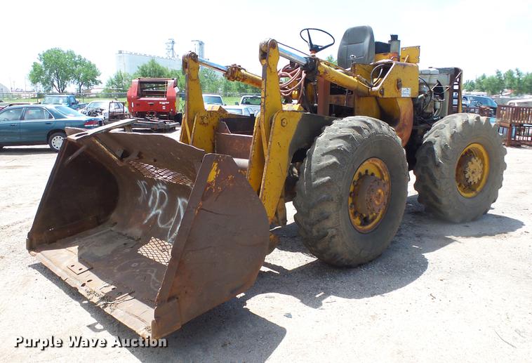 Payloader wheel loader in Hutchinson, KS | Item DE2619 sold | Purple Wave