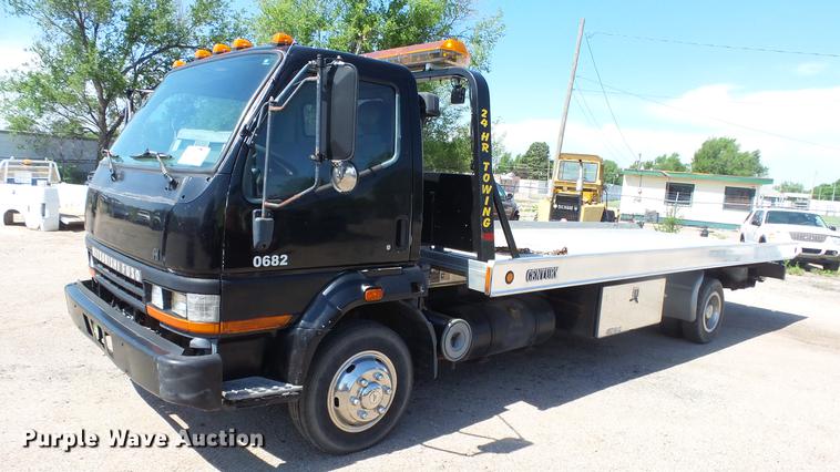image for item DE2620 1999 Mitsubishi Fuso FH rollback truck