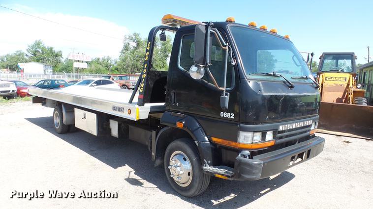 image for item DE2620 1999 Mitsubishi Fuso FH rollback truck