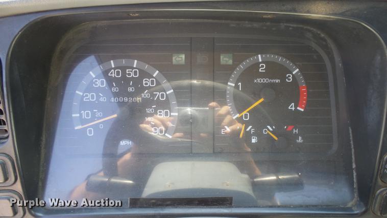 image for item DE2620 1999 Mitsubishi Fuso FH rollback truck