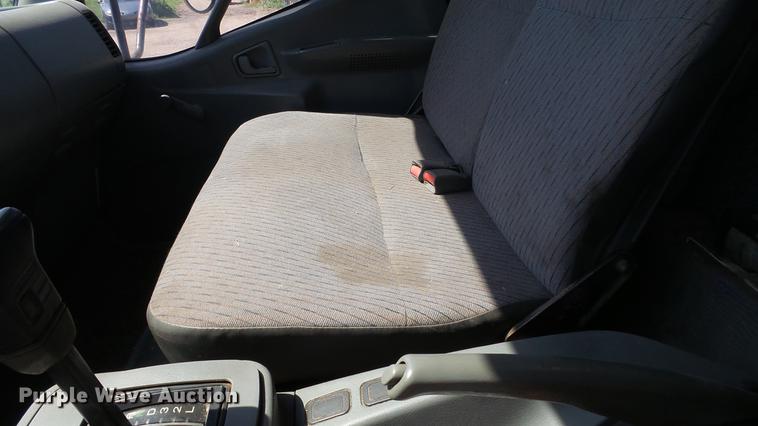 image for item DE2620 1999 Mitsubishi Fuso FH rollback truck