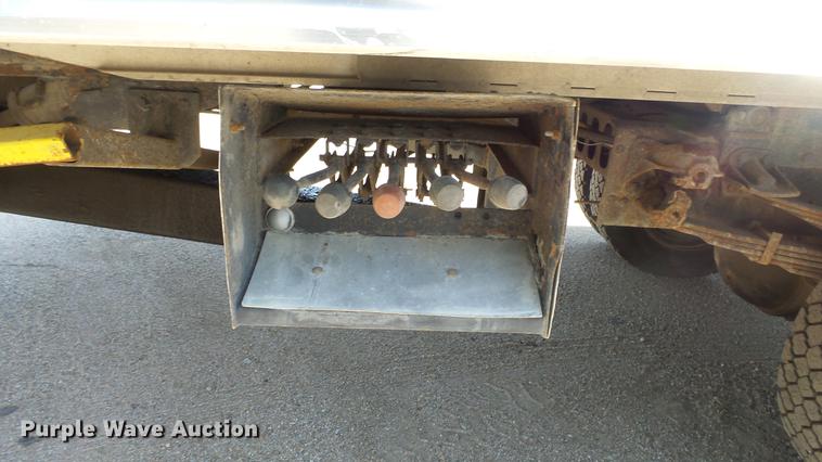 image for item DE2620 1999 Mitsubishi Fuso FH rollback truck