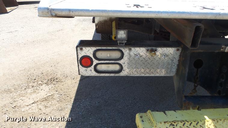 image for item DE2620 1999 Mitsubishi Fuso FH rollback truck
