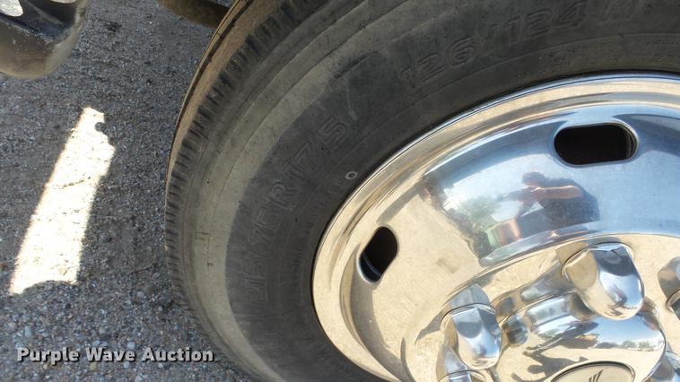 image for item DE2620 1999 Mitsubishi Fuso FH rollback truck