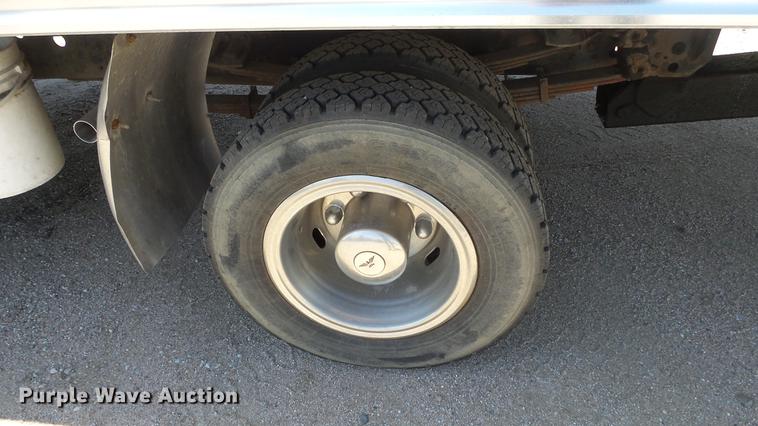 image for item DE2620 1999 Mitsubishi Fuso FH rollback truck