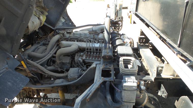 image for item DE2620 1999 Mitsubishi Fuso FH rollback truck