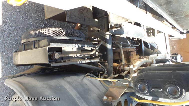 image for item DE2620 1999 Mitsubishi Fuso FH rollback truck