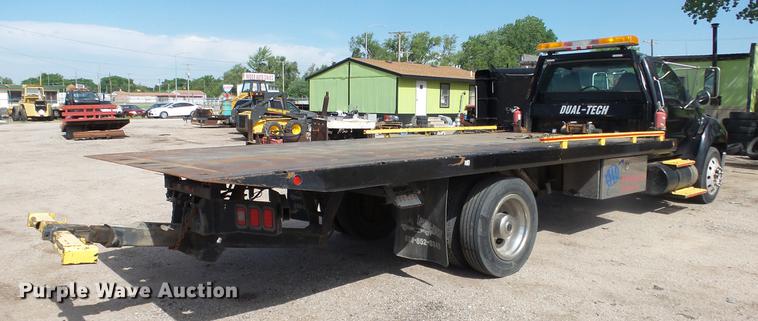image for item DE2627 2004 Ford F650 Super Duty rollback truck