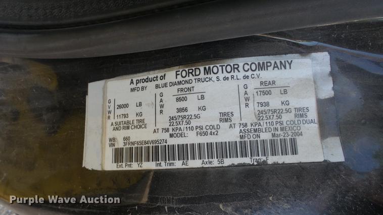 image for item DE2627 2004 Ford F650 Super Duty rollback truck