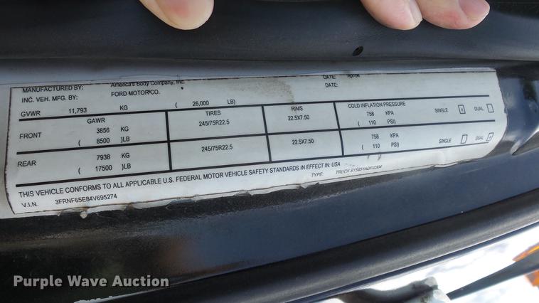 image for item DE2627 2004 Ford F650 Super Duty rollback truck