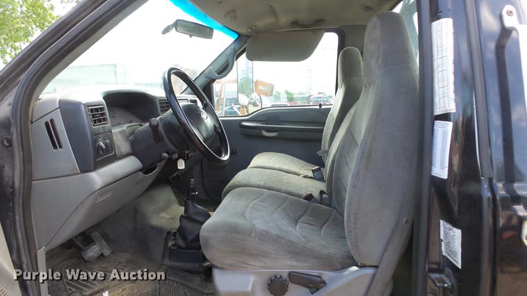 image for item DE2627 2004 Ford F650 Super Duty rollback truck