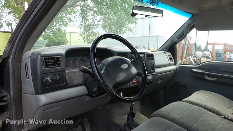 image for item DE2627 2004 Ford F650 Super Duty rollback truck