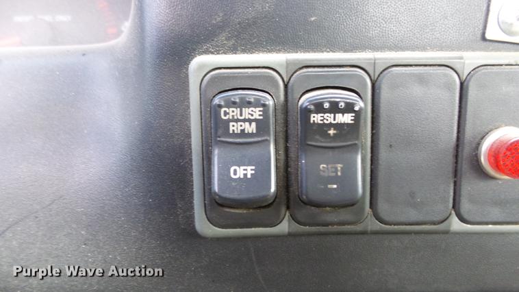 image for item DE2627 2004 Ford F650 Super Duty rollback truck