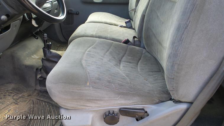 image for item DE2627 2004 Ford F650 Super Duty rollback truck