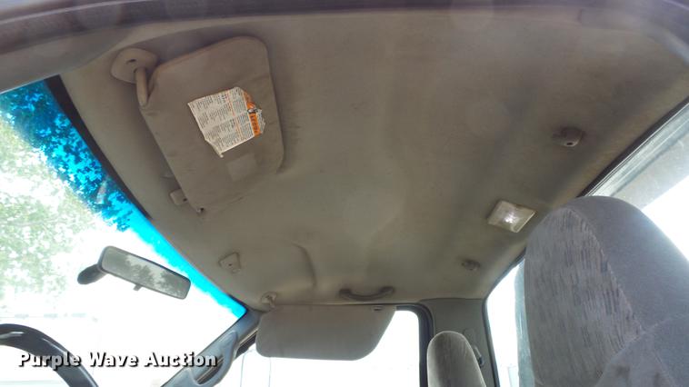 image for item DE2627 2004 Ford F650 Super Duty rollback truck