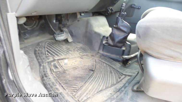 image for item DE2627 2004 Ford F650 Super Duty rollback truck