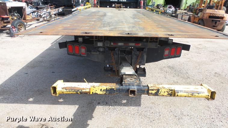 image for item DE2627 2004 Ford F650 Super Duty rollback truck