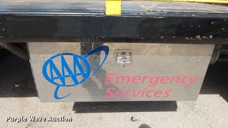 image for item DE2627 2004 Ford F650 Super Duty rollback truck