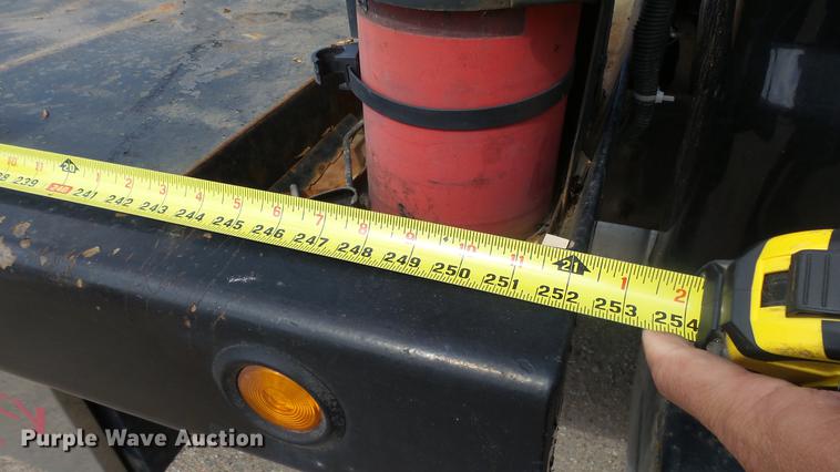 image for item DE2627 2004 Ford F650 Super Duty rollback truck