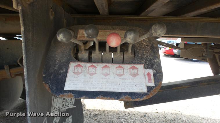 image for item DE2627 2004 Ford F650 Super Duty rollback truck