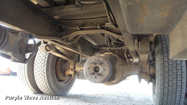 image for item DE2627 2004 Ford F650 Super Duty rollback truck