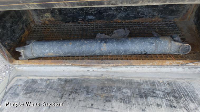 image for item DE2627 2004 Ford F650 Super Duty rollback truck