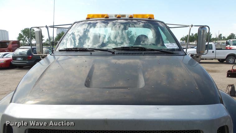 image for item DE2627 2004 Ford F650 Super Duty rollback truck