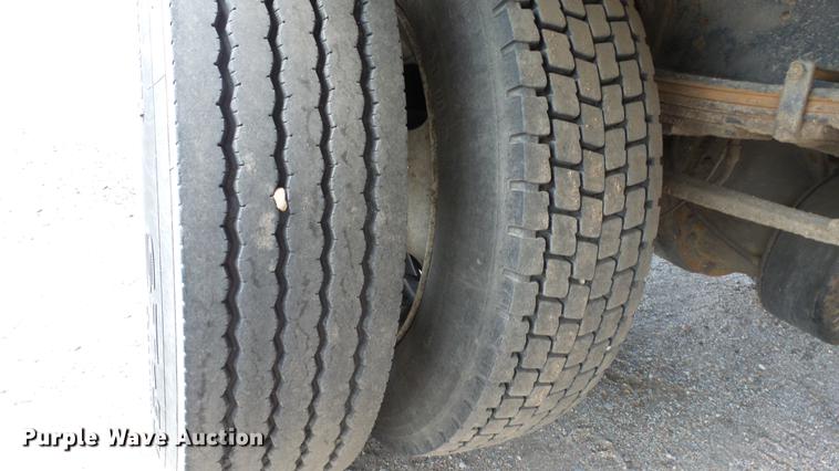 image for item DE2627 2004 Ford F650 Super Duty rollback truck