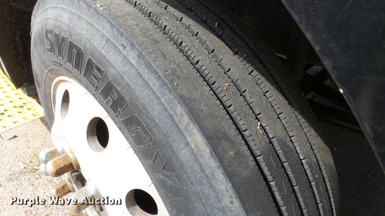 image for item DE2627 2004 Ford F650 Super Duty rollback truck