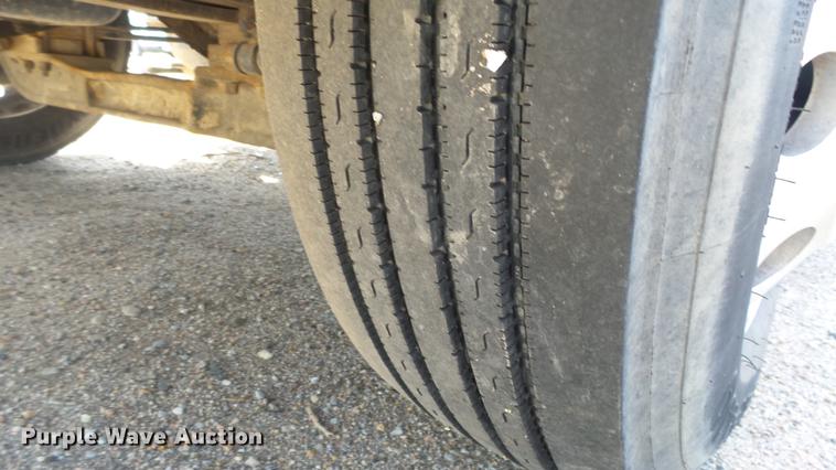 image for item DE2627 2004 Ford F650 Super Duty rollback truck